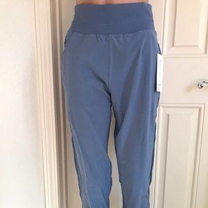 Athleta Nolita Slim Tapered Light Blue Crop Pants size 4